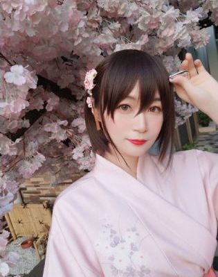 18禁裸体美女脱内衣视频在线_BDHD在线观看
