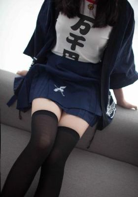 亚洲蜜桃精久久久久久久_完整无删减版