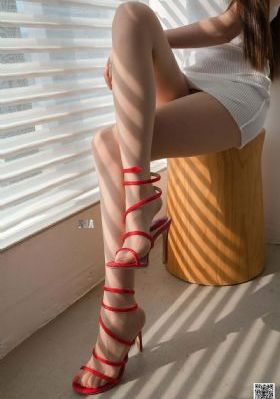 国产女王调教自己女私奴_720手机免费观看完整
