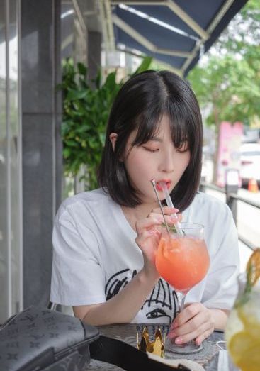 女人脱精光直播app下载_免费正片国语