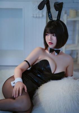 欧美直筒牛仔裤街拍_手机免费播放动漫
