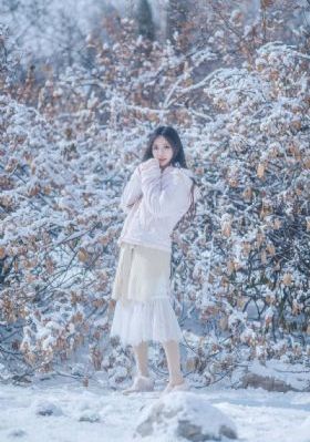 欧美范的束口小包包_免费国语在线观看